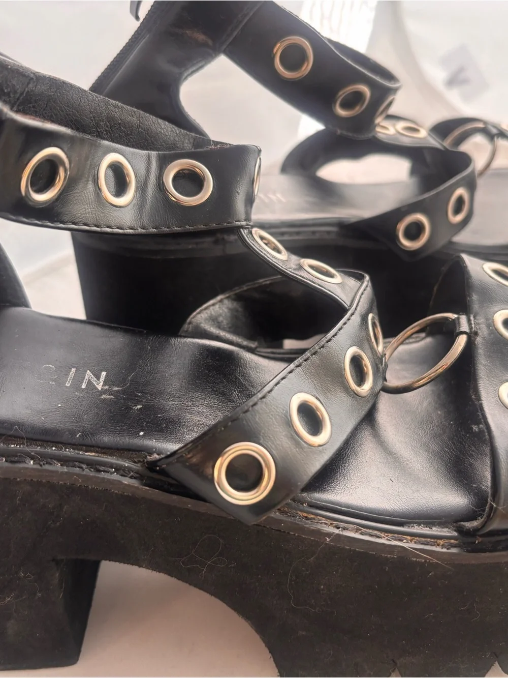 N/A bold black